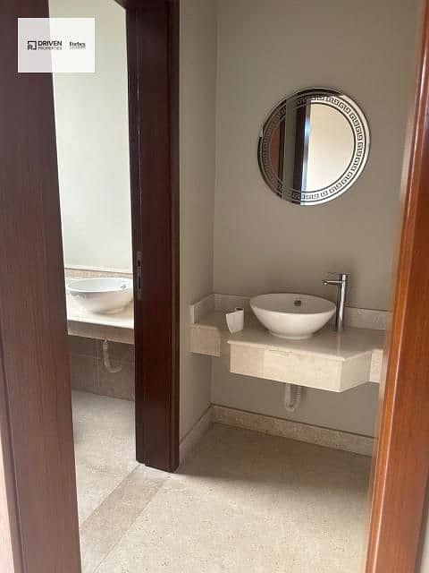 13 b8375d72-2624-4912-a4ec-015c1af42e65. jfif. jpg