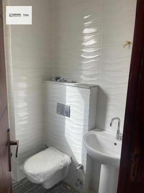 8 4456a2a9-3e4a-47eb-ab78-525e8ac1bbdd. jfif. jpg