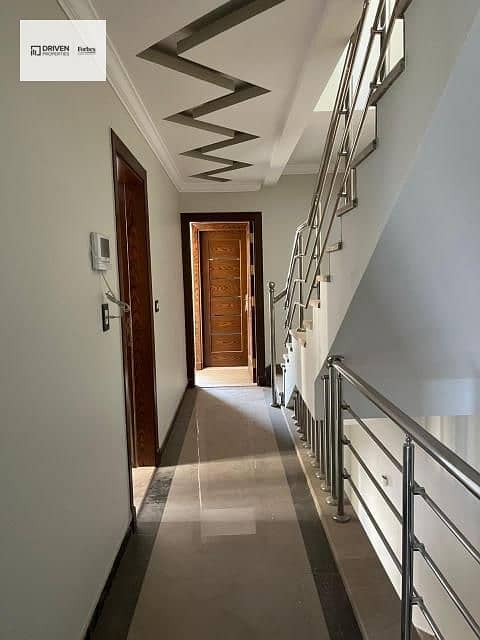 12 b6b45395-75cc-48b7-9b1f-3dfde08c8969. jfif. jpg