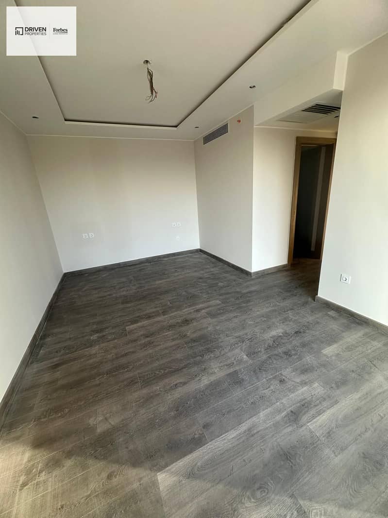 3 WhatsApp Image 2025-12-14 at 17.29. 47_a2a7801b. jpg