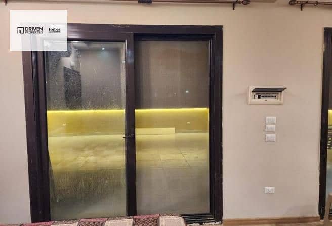 8 c53a9566-c883-43fd-befb-add7285e9108. jpg