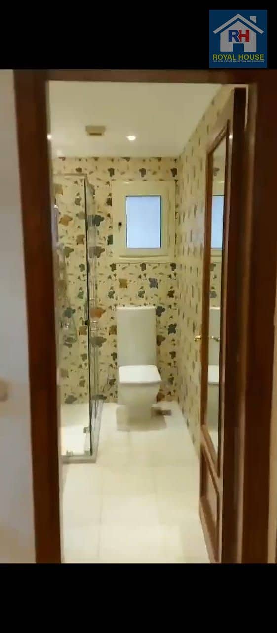 9 96ad43db-96e9-40c3-9baf-c52b401e2c36. jpeg