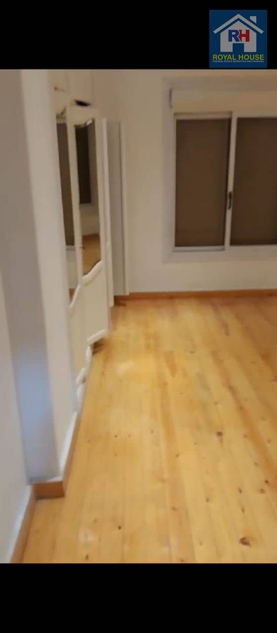 12 7416fc49-0a80-440f-8d71-e04049ad61ce. jpeg