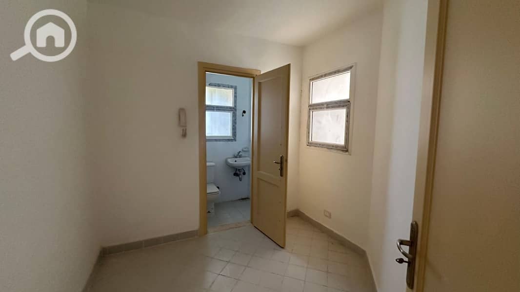 12 5e8fabc5-0c83-4124-aa76-032354fa9c5d. jpg