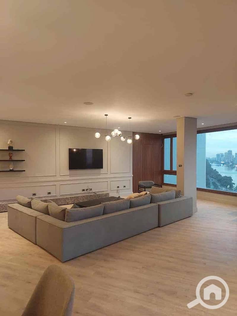 10 4d60fd03-3156-44c5-a050-4a5f57980158. jpg