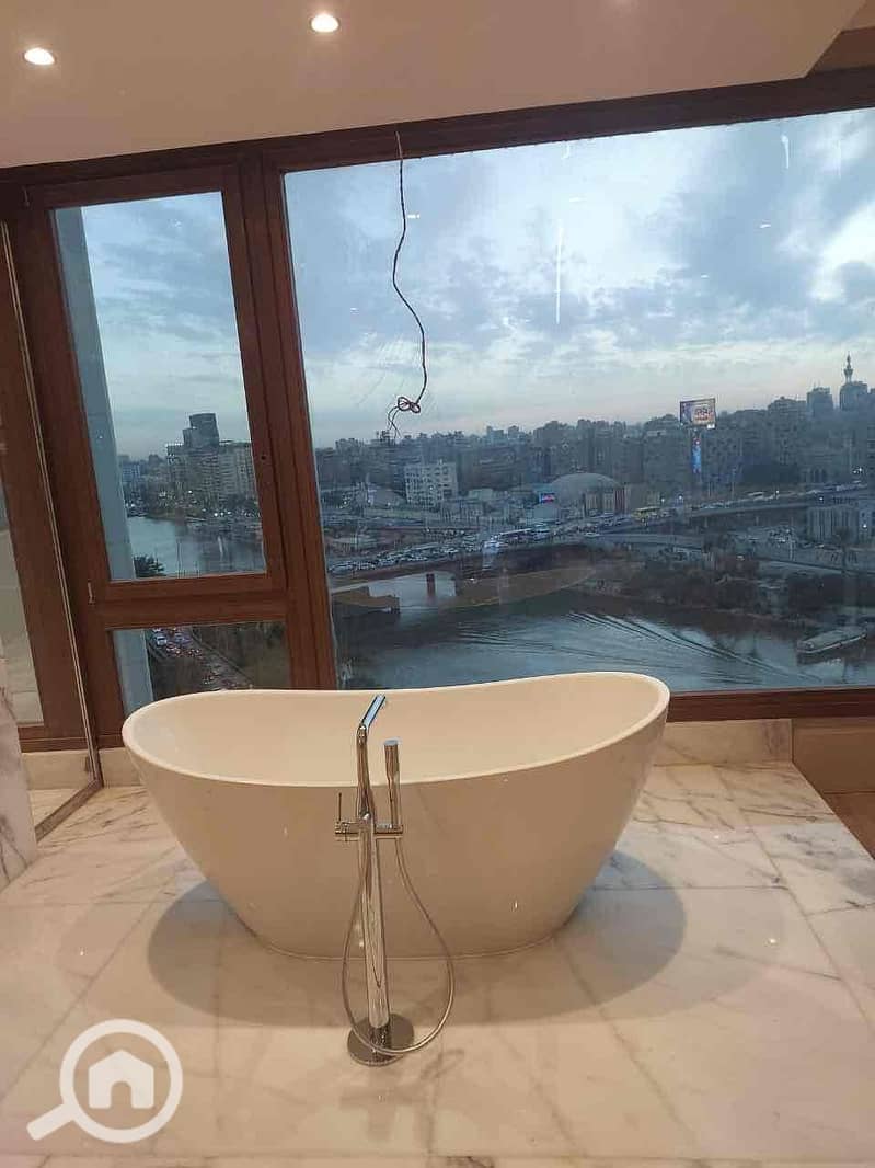 14 0ac80680-1211-4245-b0a1-d40d9e917a63. jpg