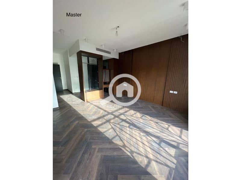 8 15000f50-11b3-4db8-a36b-ce9f4560caf4. jpg