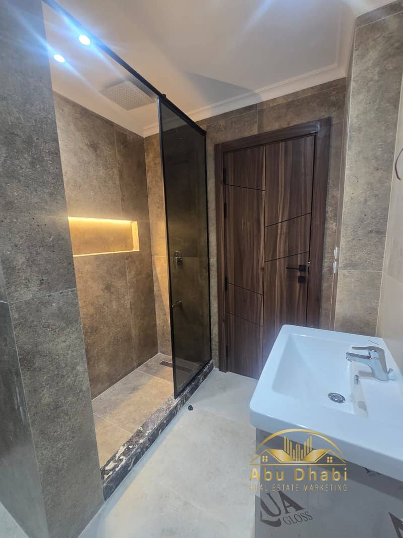 11 28d1706a-9b07-444f-a23b-9b65b98affe7. jpg