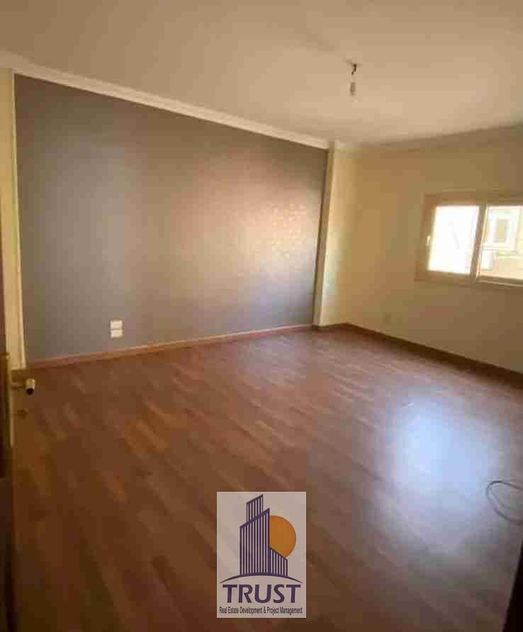 1000672716. jpg 1000672716. jpg