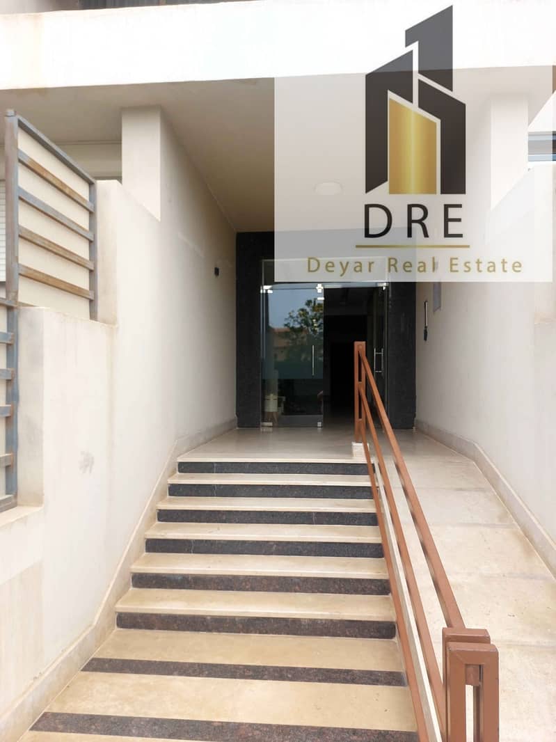 13 7459043d-03b1-4cc9-bbcb-ef5e1d3e6a67. jpg