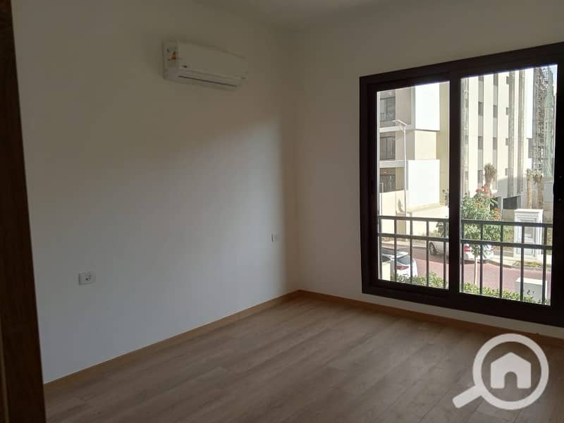 8 dacb273a-34b2-40bf-972c-08d5fd749f3a. jpeg