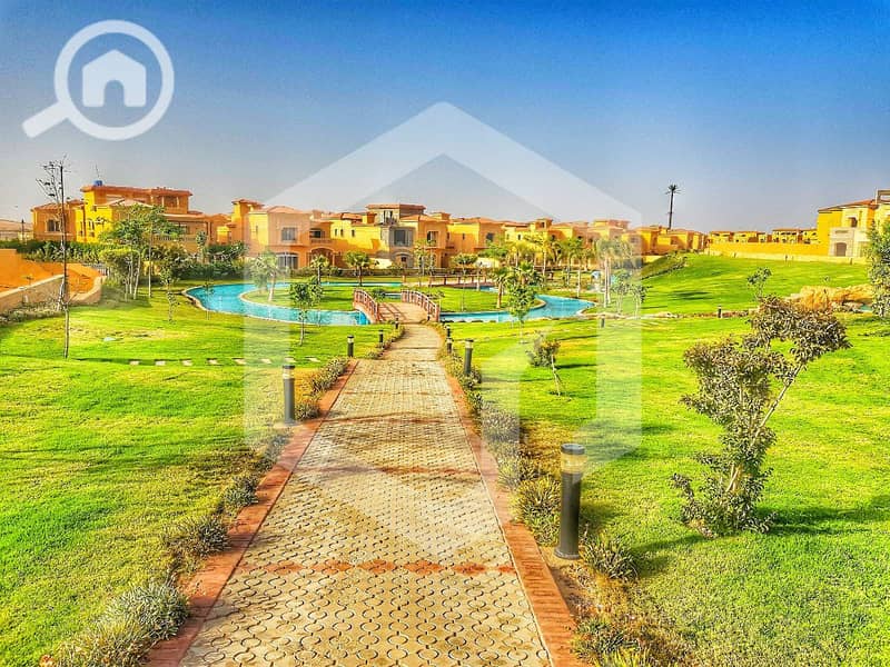 10 Royal Meadows 10. jpg