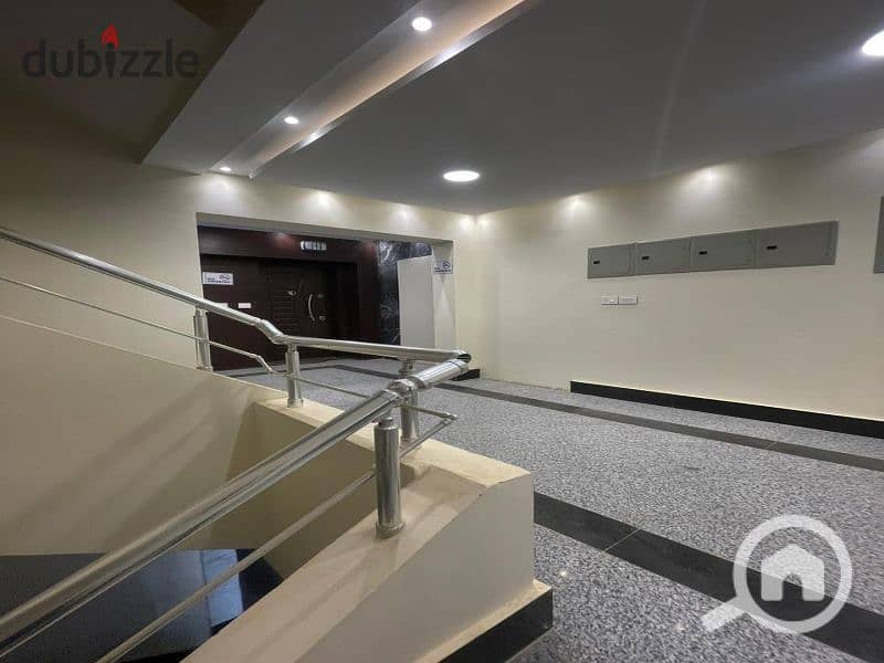 3 3df585b4-cca1-438c-a46b-e831a9d018db. jpg