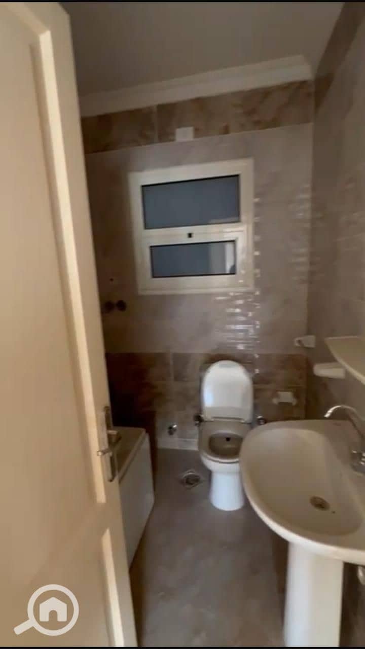 9 6dff6d93-7db9-4a29-b2f0-2a1e7bcffc77. jpeg