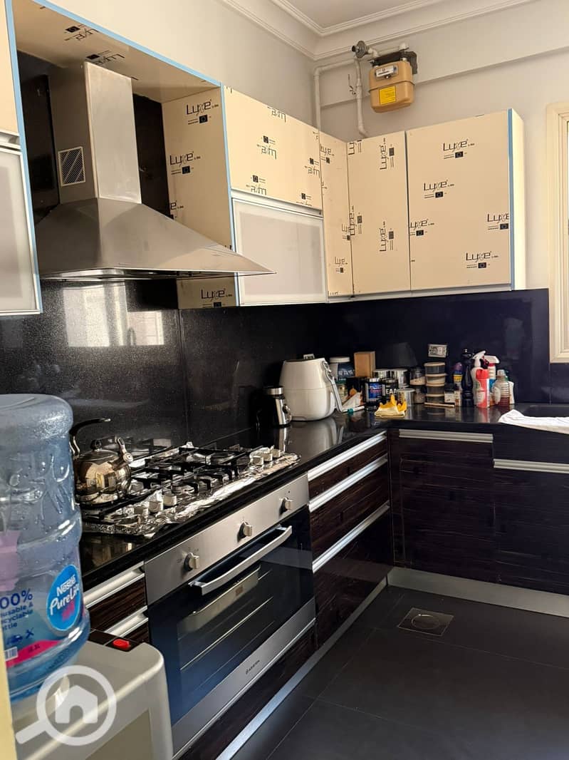 6 6ffaf5c8-9778-4b3e-be54-8db7c1ca944b. jpeg