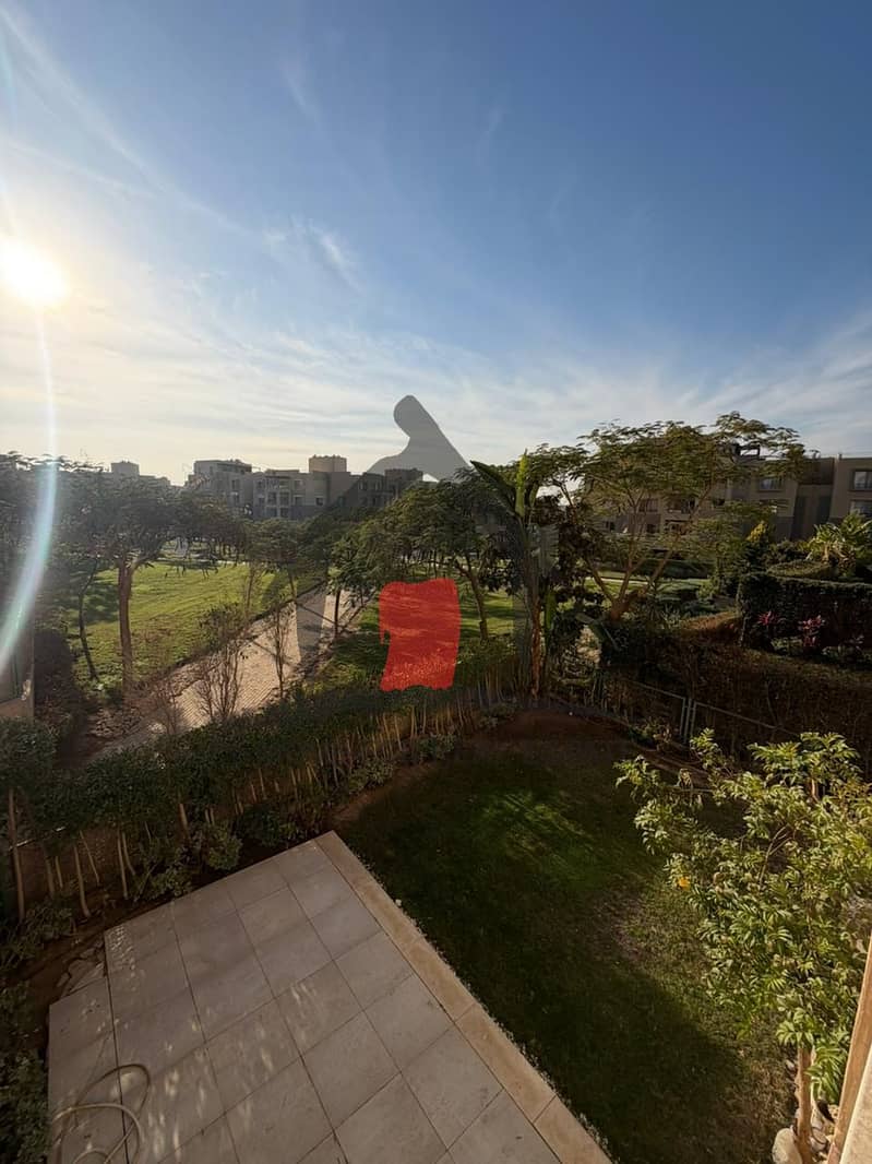 4 2b7da935-1039-43a0-a0e4-b42423bd7e9e. jpg