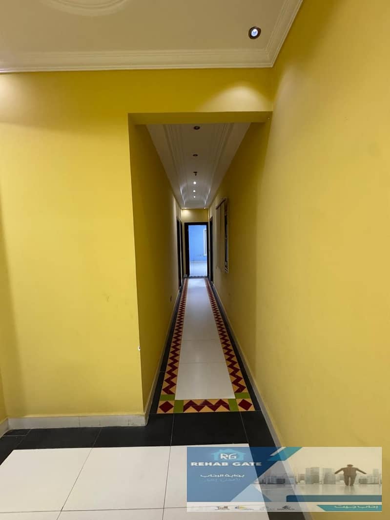 4 19ffcfd9-85b1-4b31-b9f0-3c7c8e13d345. jpg