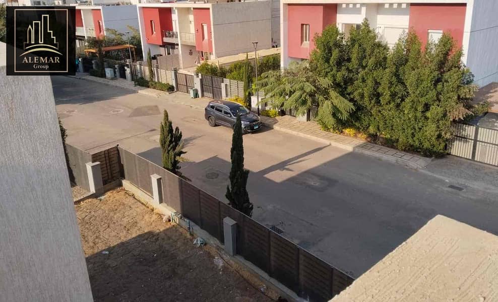 4 1b35fb31-47ef-4946-8023-eb8ce3a26979. jpg