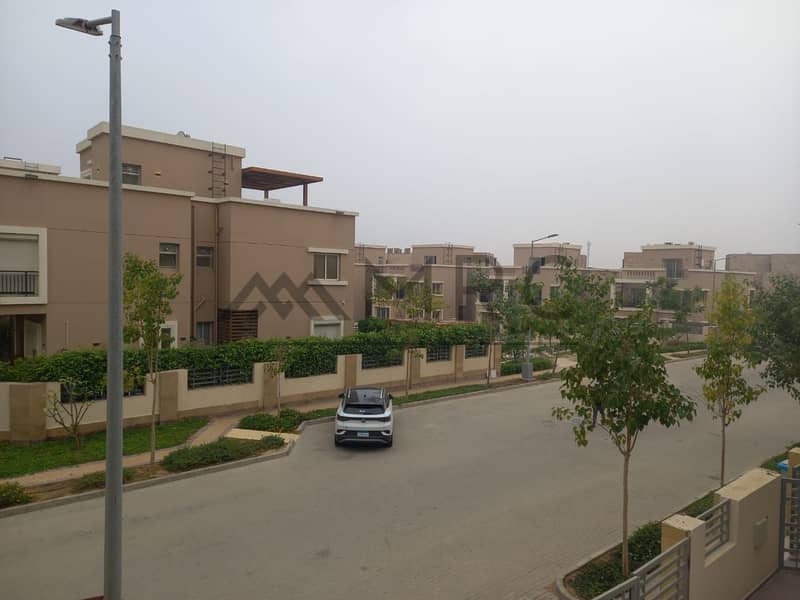 9 6addac44-3f0d-47b4-835f-bbaef1ef1856. jpeg