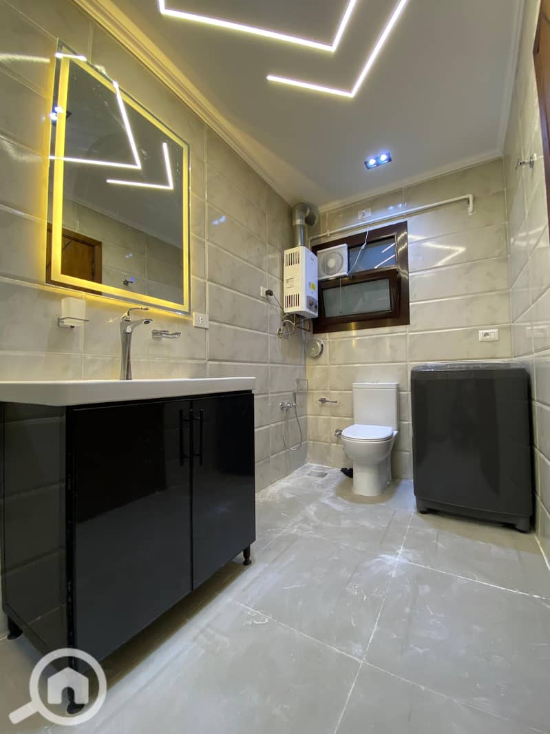 2 4cb2eaa6-d071-4b58-9965-8c5c40b70d00. jpg