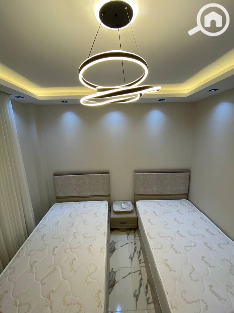 10 668c13bc-283e-4a57-85f1-900a71a9d852. jpg