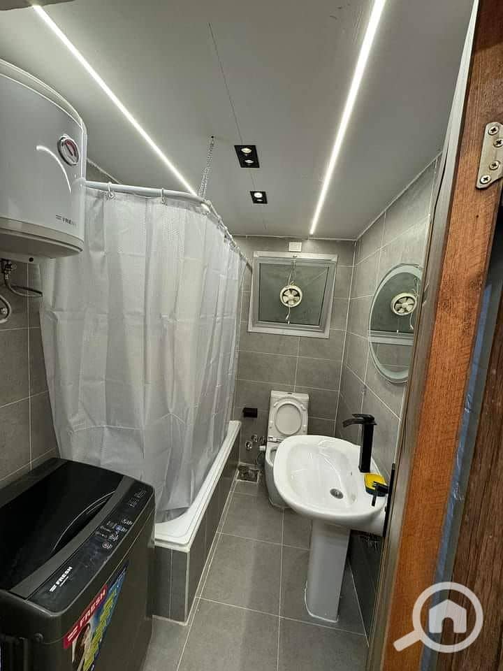 5 4398b003-b7f4-4c62-9ae1-1fcbb83dce86. jpeg