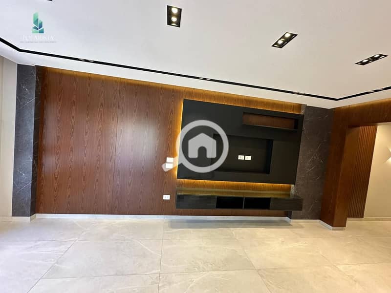 5 ab3995ee-ec9b-40c1-98d2-cfab2d7d78bc. jfif. jpg