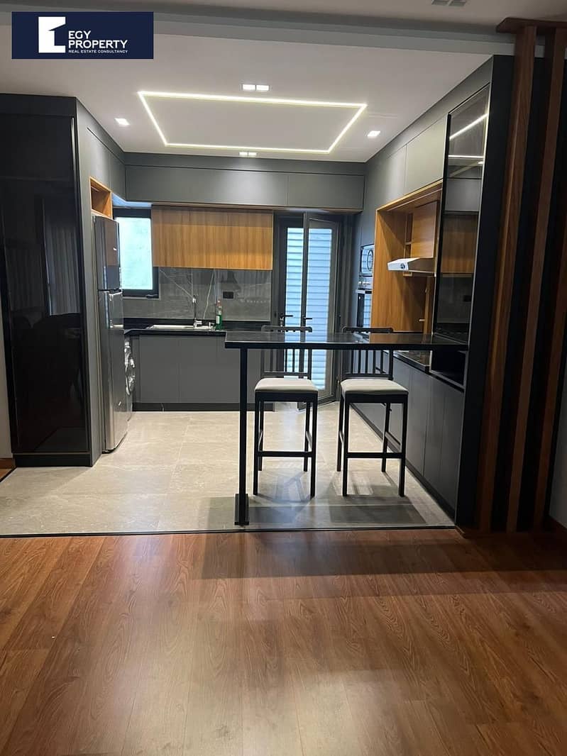 4 _files_6ab8a3a2-3059-493e-9def-549a574cdb6f. jpeg