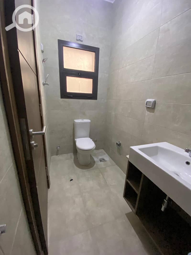 14 9de063ce-d555-4075-8d36-2f3fe3feb67d. jpg