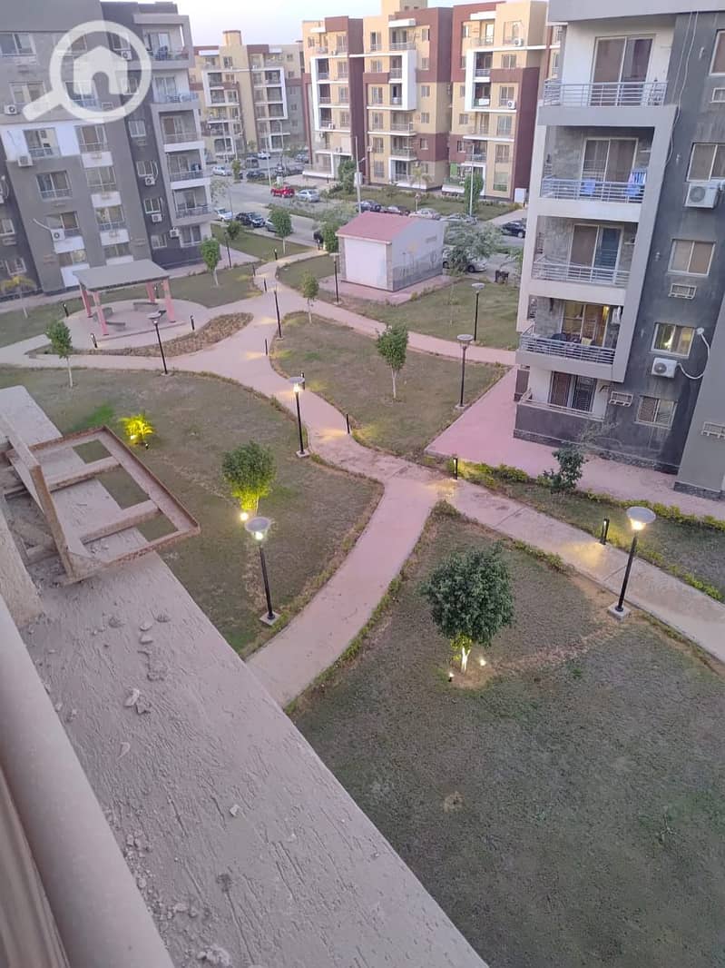 4 647a4d4e-b516-4a36-b432-4658e0d4c92f. jpg