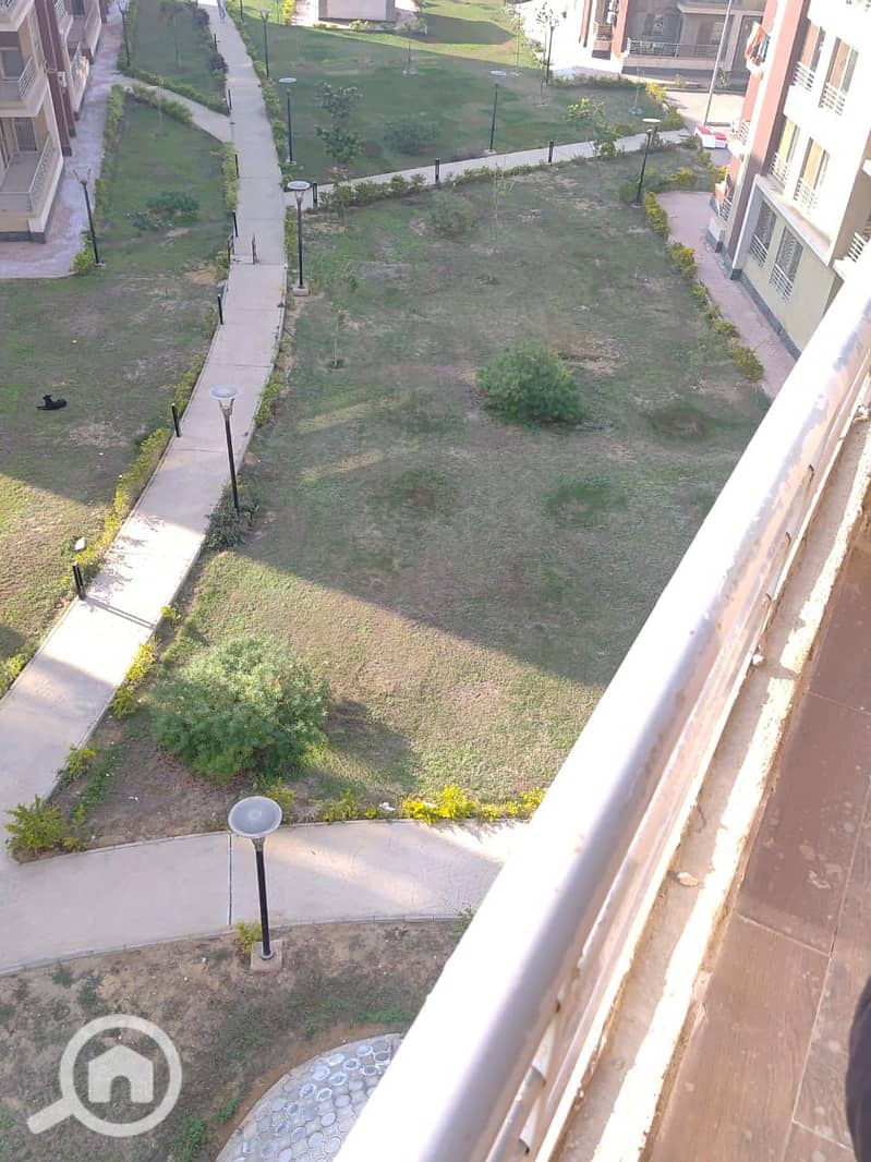 10 f1e4c1a4-f478-41ea-b08a-5cf3b66cac97. jpg