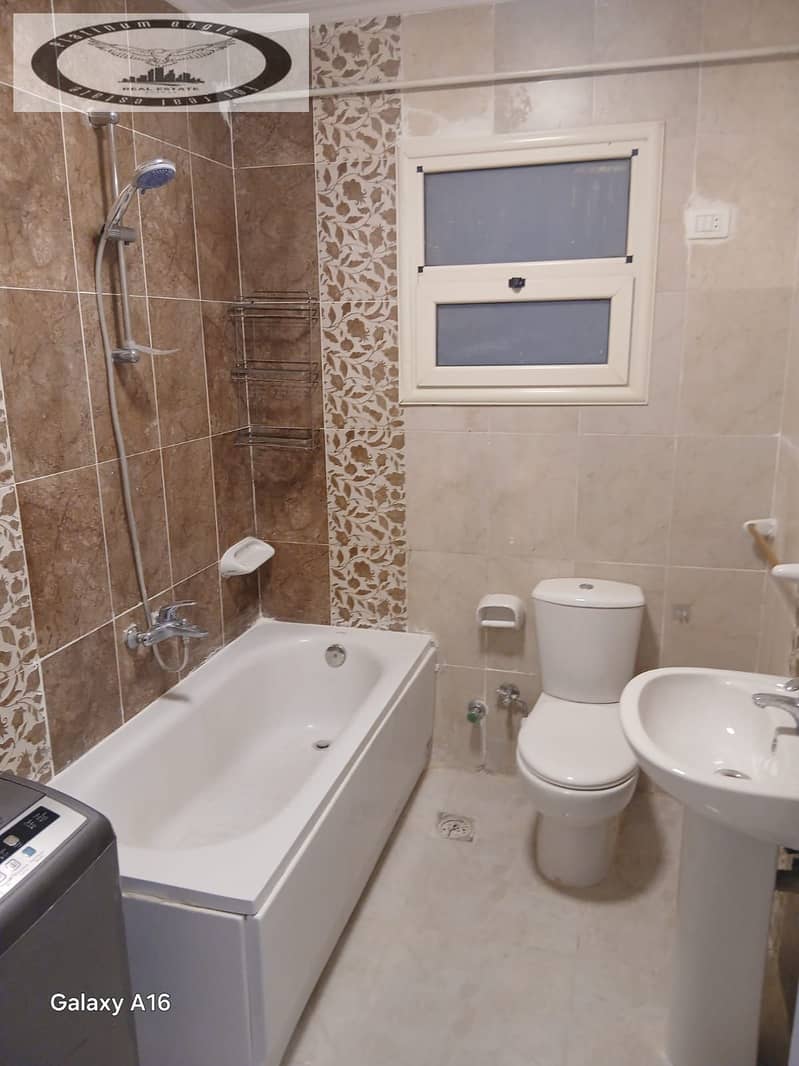 16 63e2b0f4-a1b9-4ddc-9804-068b789d84cb. jpg