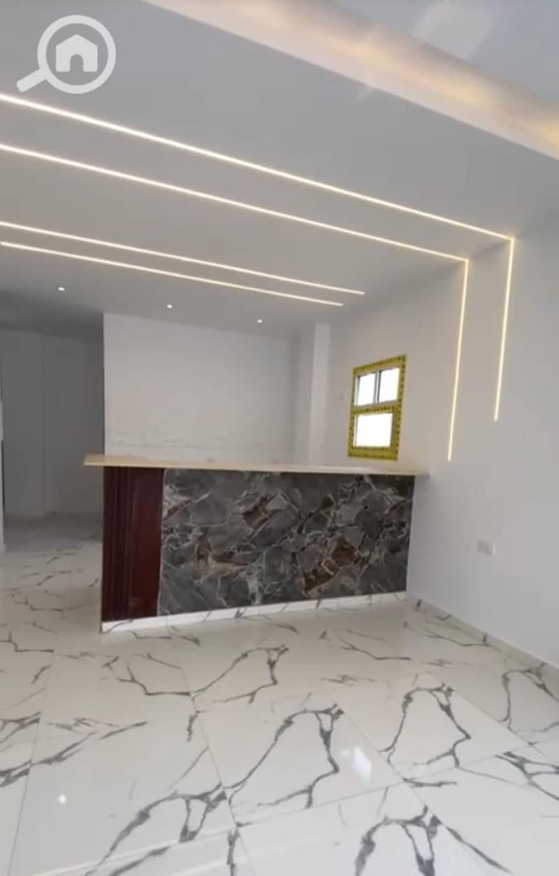 11 f280e5d2-ec8b-4aa0-b8cc-aae71c46fc75. jpg