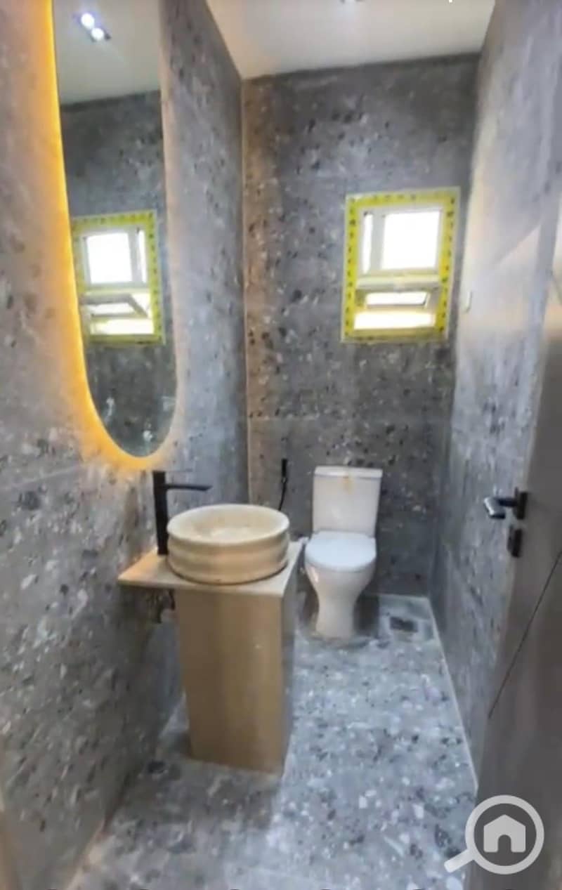 12 fa391895-5176-49a3-bc5c-2bd56ff5b5b9. jpg