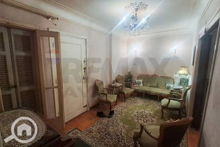 شقة 4 غرف نوم للبيع في سابا باشا، الإسكندرية - 1. jpg