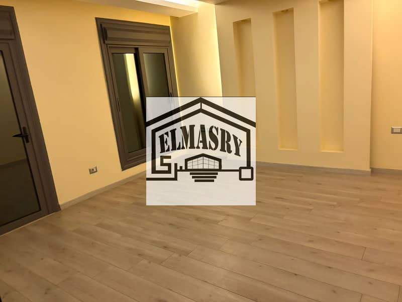 24 5552443d-46c9-4a6f-90b5-263e824d2c49. jpg