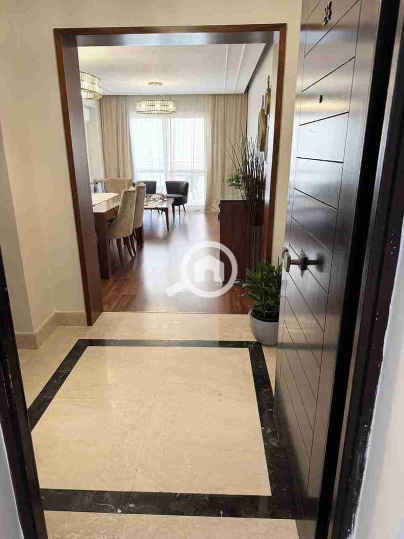 1000215925. jpg 1000215925. jpg