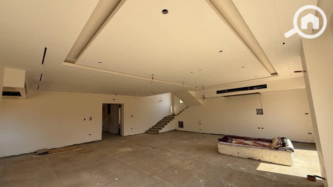 2 11deb93d-9260-4838-b80d-150b3a14df5b. jpeg