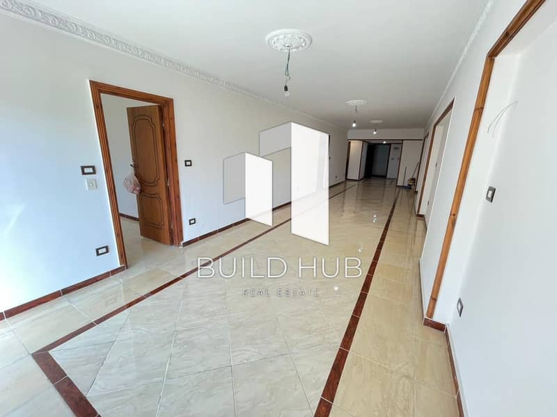 3 16b4c930-fa24-4aea-a5df-408b5d209c15. jpeg