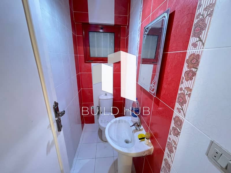 10 7598e3c8-0292-461f-b3ae-3158c7b705ca. jpeg