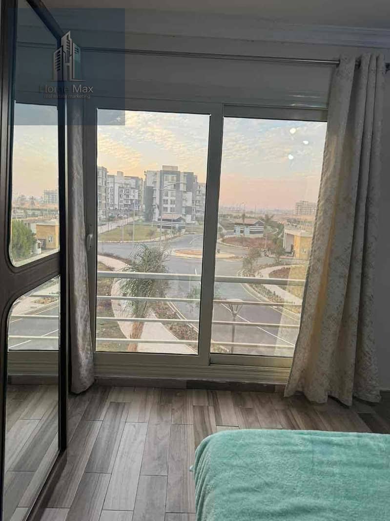 10 77ba9bbe-27ba-4119-bf3c-09a64ec26df6. jpg