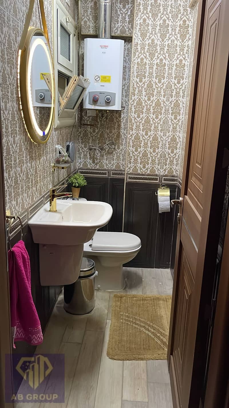 2 2c522ee3-d264-449a-83f1-a7cf1476e546. jpg