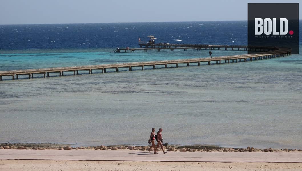 25 egypt-hurghada-soma-bay-beach-pier-orig. jpg