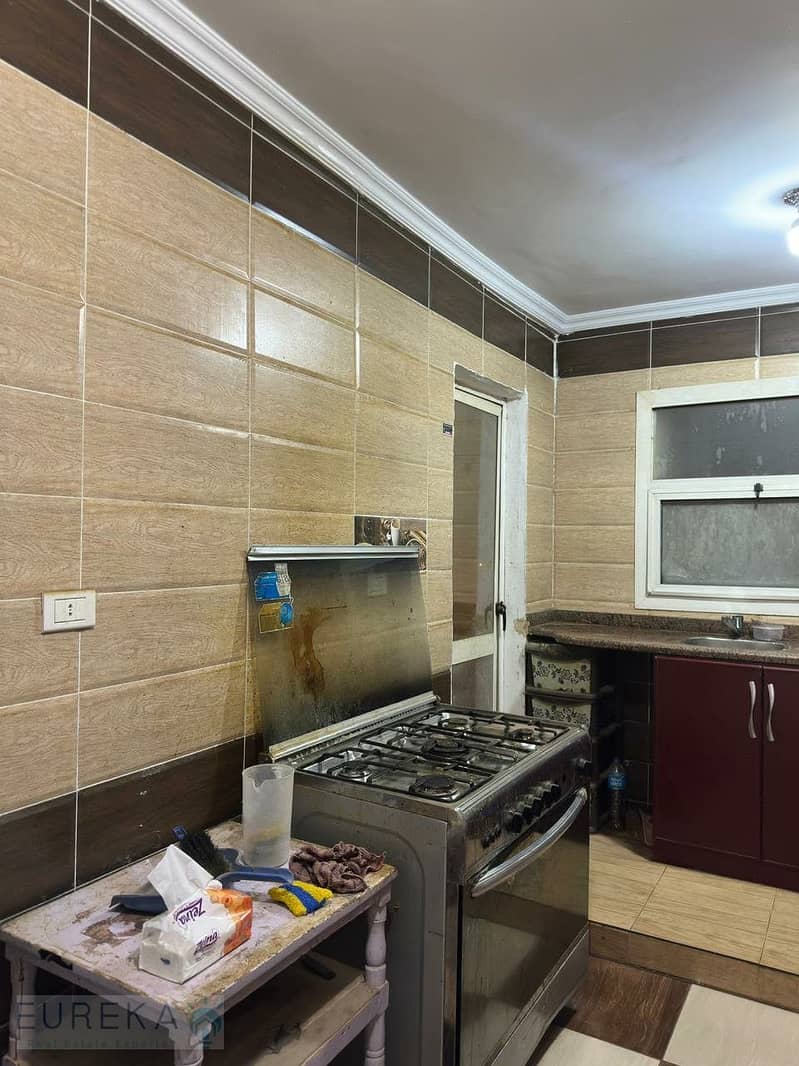 10 af085678-247f-44e0-80b0-e8a47ca55b8f (002). jpg