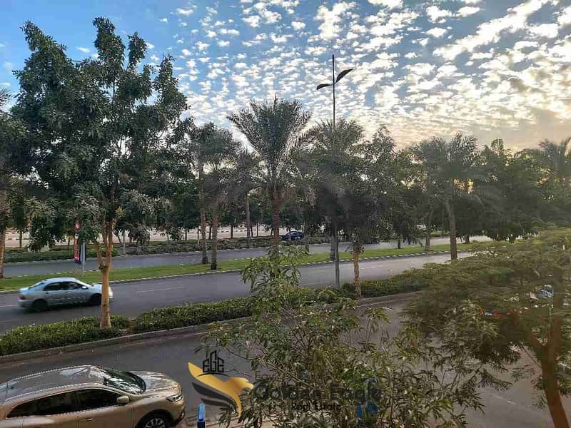 1000574080. jpg 1000574080. jpg