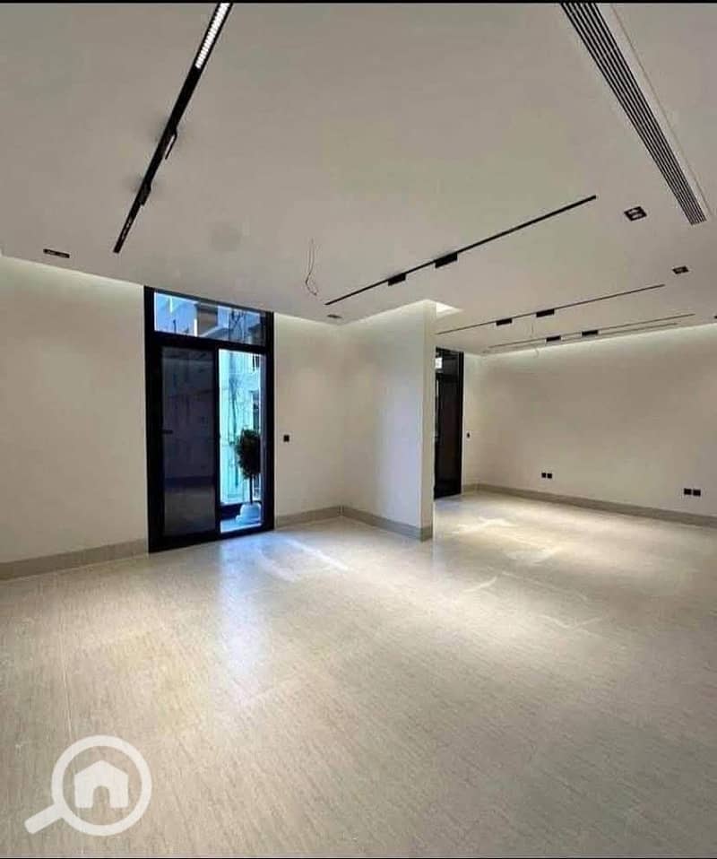 13 cf10aa91-6a60-4df8-8c9f-72fd3e1b4803. jpg