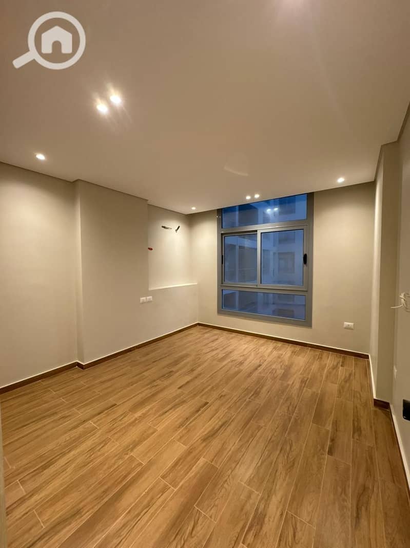 4 135m                                     . jpeg