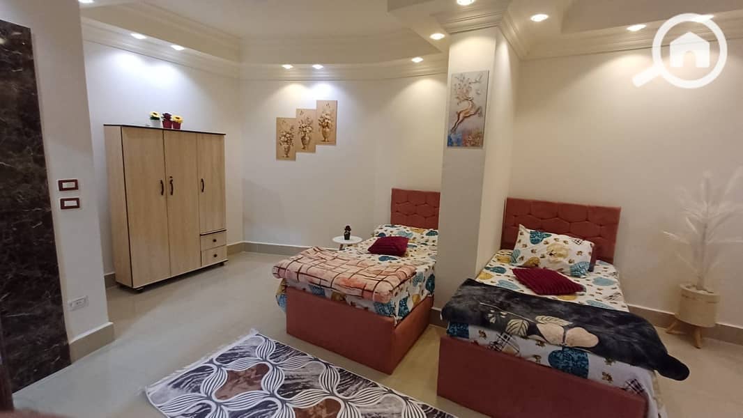 2 e8fd099f-562c-42e9-ab7a-682a63a2315d. jpg