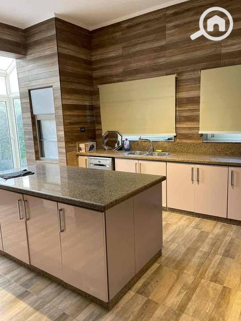 24 f747a1f7-133b-44cf-a7c6-2d02de9293f4. jpg