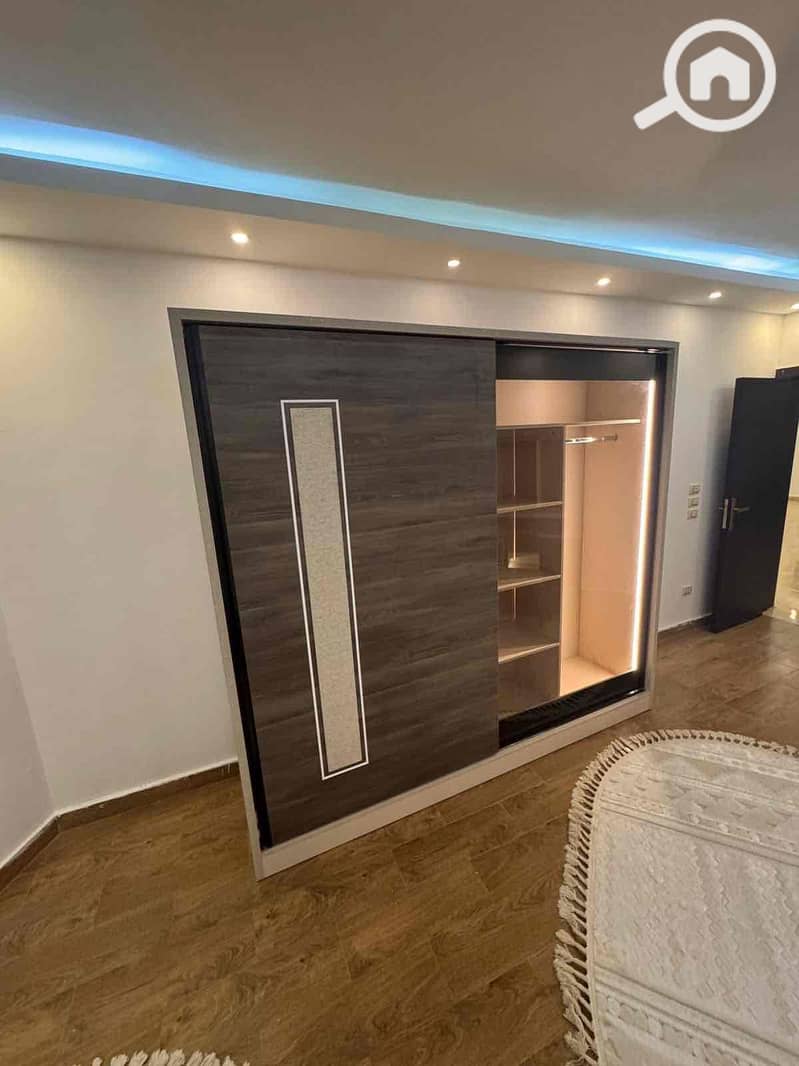 30 f4db0fef-1c46-456f-83f5-2db41b8dff7a. jpg